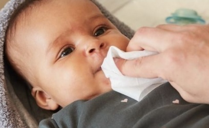 Yenidoğan Bebekler için Islak Mendil Seçimi Nasıl Yapılır ?